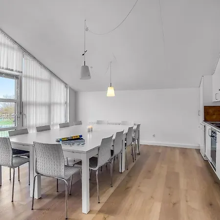 Lovely In With Kitchen Apartman